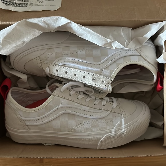 Vans Leila Hurst White Trainers - Picture 10 of 10